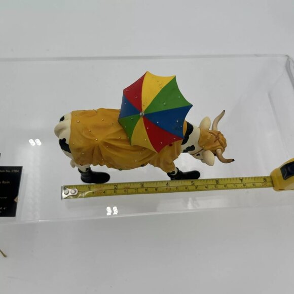 COW PARADE # 7704 RARE Mooing in the Rain 2002 No Box -Raincoat, Umbrella, Boots - Picture 7 of 9